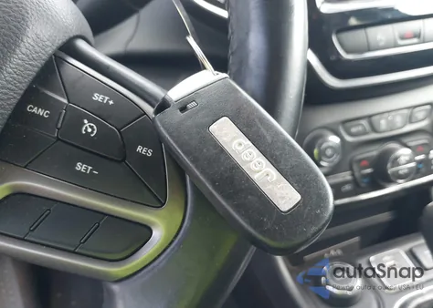 2019 Jeep Cherokee Limited 4X4 z USA, uszkodzony, nr VIN 1C4PJMDX2KD423507